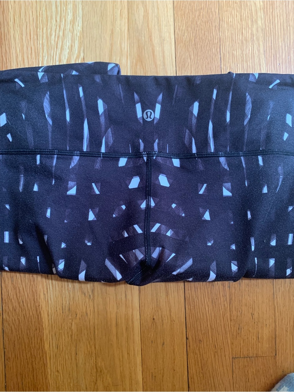 Lululemon Abstract Print High-Rise Leggings – Estimated Size 10